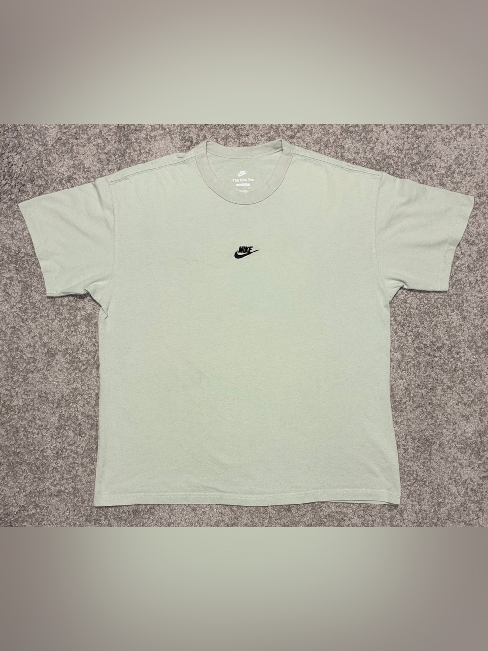 Nike Sportswear Premium Essentials Loose Fit Tee Large Green DO7392